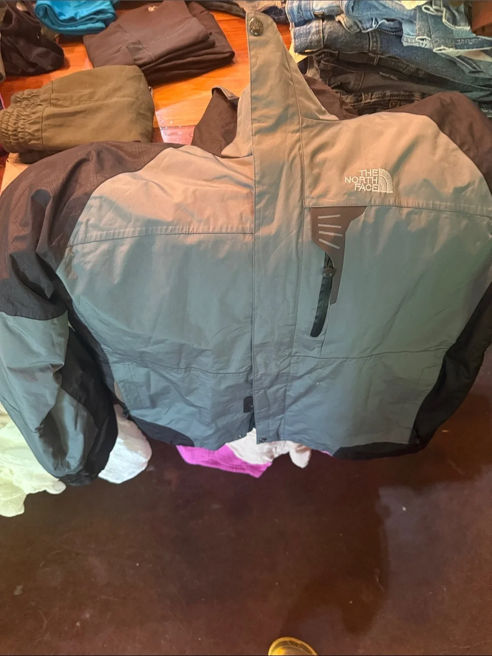 The North Face Men's Ski Jacket Gray and Black
